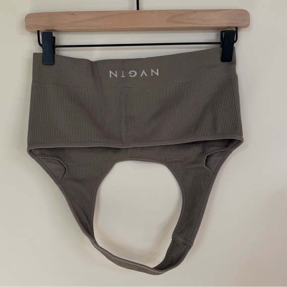 Taupe Limitless Ribbed Seamless Halter Bra Size Large - Picture 4 of 5